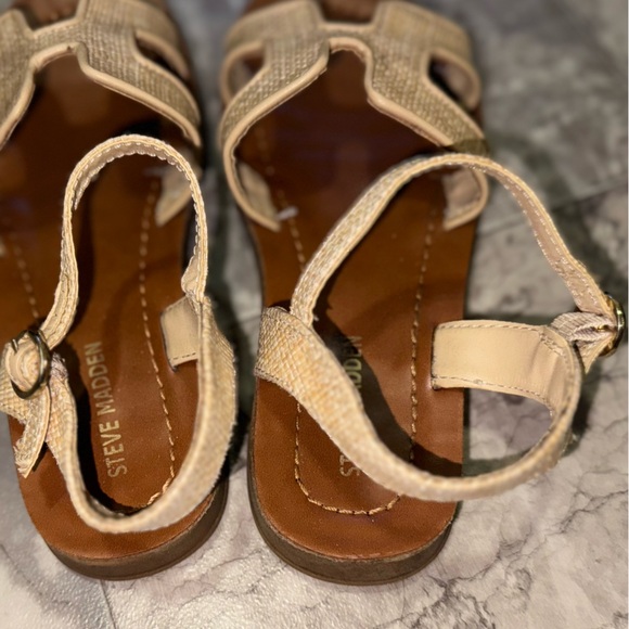 Steve Madden Little Girls Jharrlow Flat Sandals size 2 - Picture 5 of 9